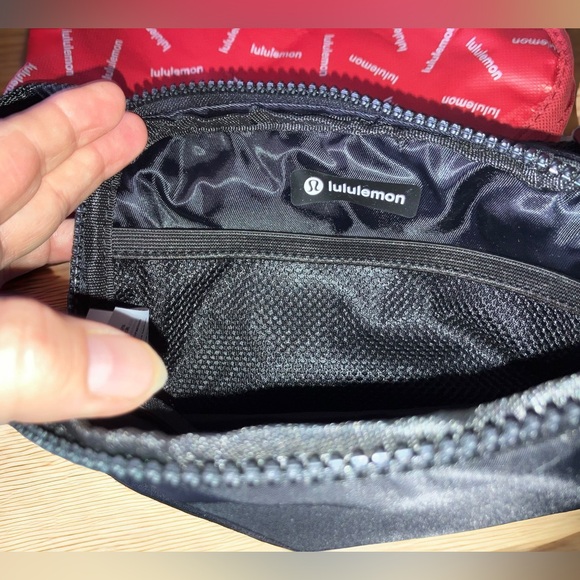 Black Lululemon Belt Bag/Fanny Pack/Crossbody - Picture 6 of 6